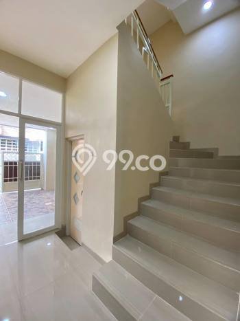 Kost Dijual di Soekarno Hatta dengan 24 KT dan Luas 450m2 Kost Dijual di Soekarno Hatta dengan 24 KT dan Luas 450m2