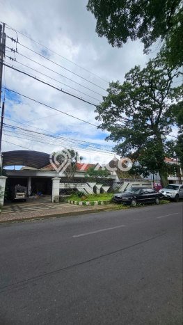 Rumah Luxury Modern Tanpa Renovasi di Malang Kota Malang Rumah Luxury Modern Tanpa Renovasi di Malang Kota Malang