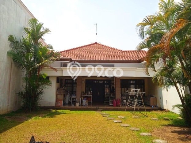 Hunian Elit LB 250m2 Siap Pakai Desain Elegan di Malang Kota, Malang Hunian Elit LB 250m2 Siap Pakai Desain Elegan di Malang Kota, Malang