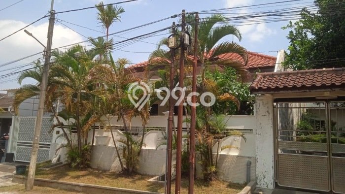Hunian Elit LB 250m2 Siap Pakai Desain Elegan di Malang Kota, Malang Hunian Elit LB 250m2 Siap Pakai Desain Elegan di Malang Kota, Malang