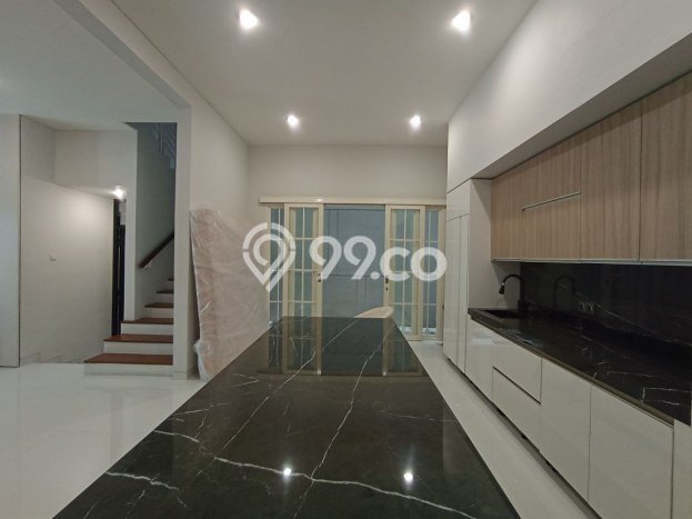 Rumah Elit Modern Tanpa Renovasi di Soekarno Hatta Malang Rumah Elit Modern Tanpa Renovasi di Soekarno Hatta Malang