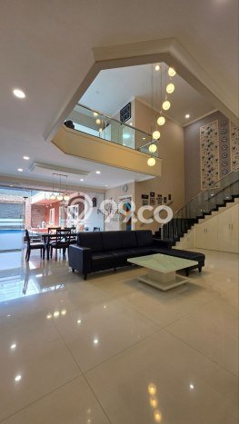 Rumah Elit LB 500m2 Siap Pakai Desain Elegan di Dieng Tidar, Malang Rumah Elit LB 500m2 Siap Pakai Desain Elegan di Dieng Tidar, Malang