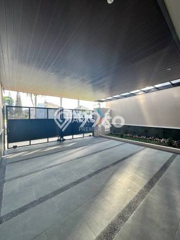 Rumah Mewah LB 260m2 Siap Huni Desain Elegan di Araya, Malang Rumah Mewah LB 260m2 Siap Huni Desain Elegan di Araya, Malang