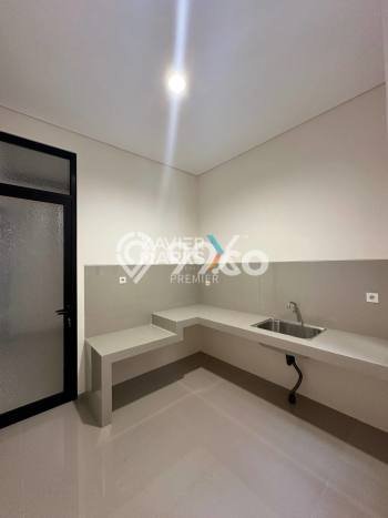 Rumah Mewah LB 260m2 Siap Huni Desain Elegan di Araya, Malang Rumah Mewah LB 260m2 Siap Huni Desain Elegan di Araya, Malang