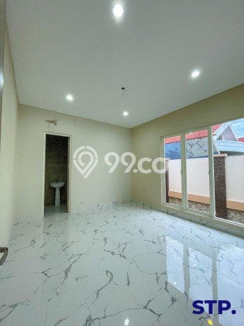 Rumah Luxury Modern Siap Huni di Kertajaya Surabaya Rumah Luxury Modern Siap Huni di Kertajaya Surabaya