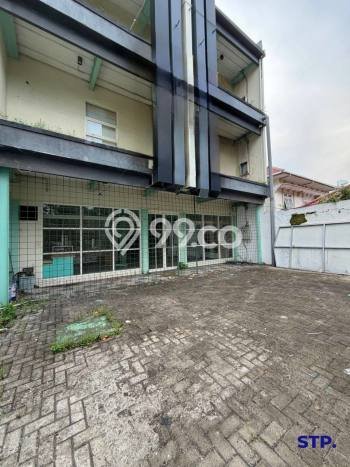 Unit Ruko Dijual di Surabaya LT 262m2 & LB 800m2 Unit Ruko Dijual di Surabaya LT 262m2 & LB 800m2