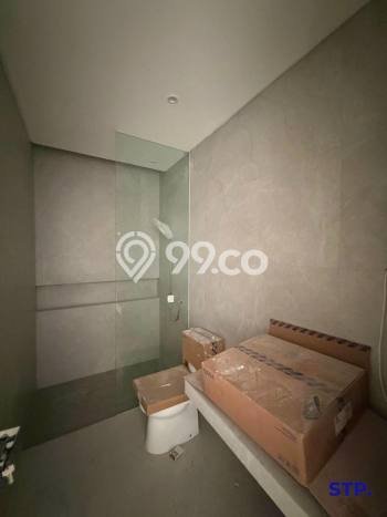 Dijual Rumah Mewah Megah Dengan View Cantik di Manyar, Surabaya Dijual Rumah Mewah Megah Dengan View Cantik di Manyar, Surabaya