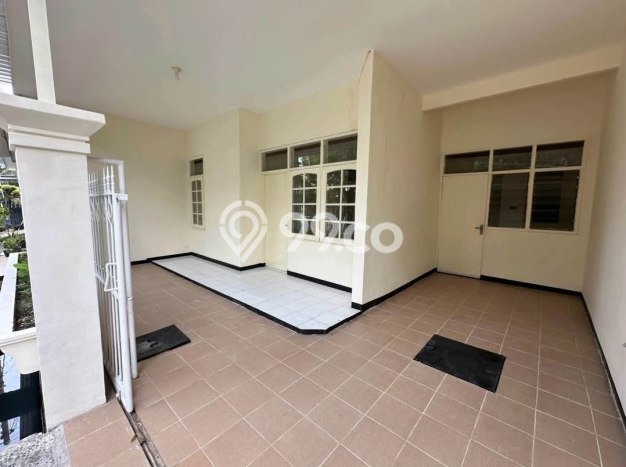 For Sale Rumah 3 Kamar Lokasi Ideal Nyaman dan Strategis di Rungkut For Sale Rumah 3 Kamar Lokasi Ideal Nyaman dan Strategis di Rungkut