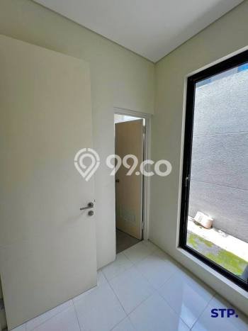 Dijual Hunian Rumah Terawat 2 KT di Citraland, Surabaya Dijual Hunian Rumah Terawat 2 KT di Citraland, Surabaya