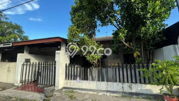 Disewakan! Rumah 5 Kamar Tidur &
2 Kamar Mandi di Kutisari, Surabaya Disewakan! Rumah 5 Kamar Tidur &
2 Kamar Mandi di Kutisari, Surabaya