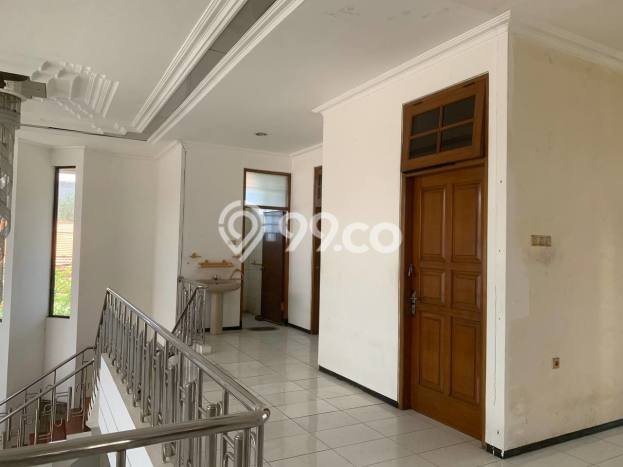 Rumah Elit Modern Siap Huni di Surabaya Kota Surabaya Rumah Elit Modern Siap Huni di Surabaya Kota Surabaya