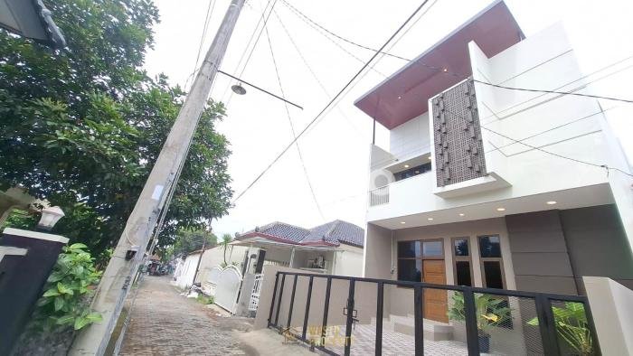 Dijual Rumah 4 KT di Depok, Sleman - Luas Tanah 130m2m² Dijual Rumah 4 KT di Depok, Sleman - Luas Tanah 130m2m²