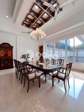 Rumah Elit Modern Tanpa Renovasi di Lebak Bulus Jakarta Selatan Rumah Elit Modern Tanpa Renovasi di Lebak Bulus Jakarta Selatan