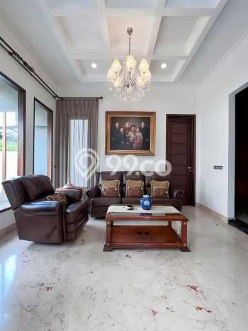 Rumah Elit Modern Tanpa Renovasi di Lebak Bulus Jakarta Selatan Rumah Elit Modern Tanpa Renovasi di Lebak Bulus Jakarta Selatan