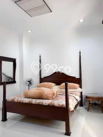 Rumah Elit Modern Tanpa Renovasi di Lebak Bulus Jakarta Selatan Rumah Elit Modern Tanpa Renovasi di Lebak Bulus Jakarta Selatan