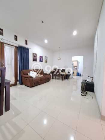 For Sale! Luxury House LT 200m2 Desain Modern di Cinere For Sale! Luxury House LT 200m2 Desain Modern di Cinere