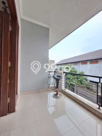 For Sale! Luxury House LT 200m2 Desain Modern di Cinere For Sale! Luxury House LT 200m2 Desain Modern di Cinere