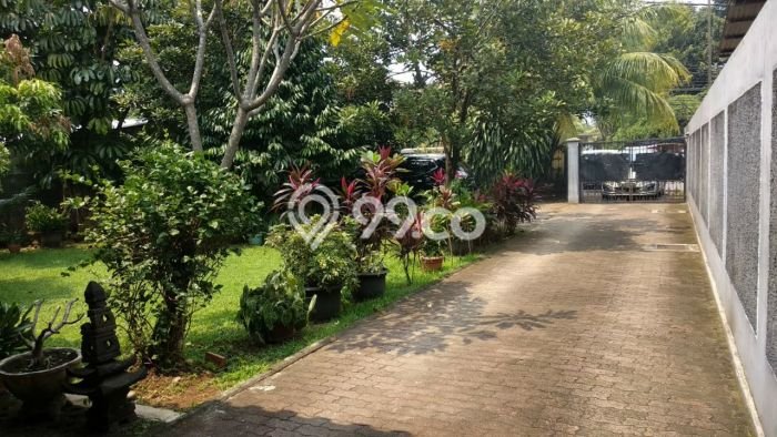 Ready to Use! Luxury House LT 700m2 Desain Elegan di Lebak Bulus Ready to Use! Luxury House LT 700m2 Desain Elegan di Lebak Bulus
