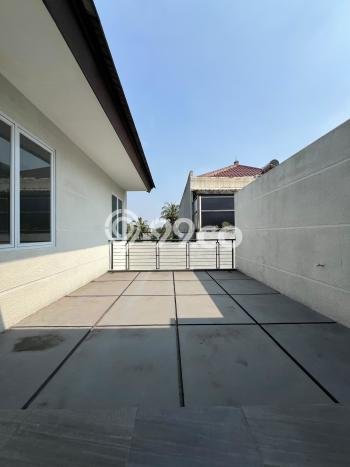 Rumah Luxury Modern Tanpa Renovasi di Veteran Jakarta Selatan Rumah Luxury Modern Tanpa Renovasi di Veteran Jakarta Selatan