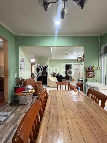 Hunian Mewah LB 170m2 Siap Pakai Desain Elegan di Bintaro, Tangerang Selatan Hunian Mewah LB 170m2 Siap Pakai Desain Elegan di Bintaro, Tangerang Selatan