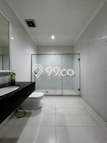 Rumah Mewah LB 385m2 Siap Huni Desain Elegan di Kemang, Jakarta Selatan Rumah Mewah LB 385m2 Siap Huni Desain Elegan di Kemang, Jakarta Selatan