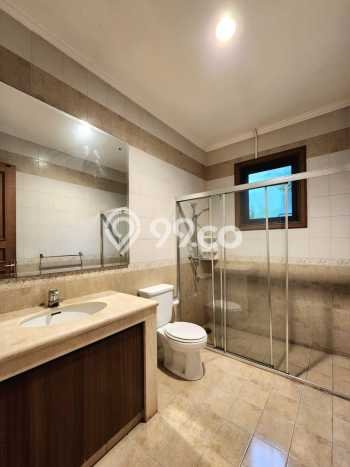Disewakan! Rumah 4 Kamar Tidur &
4 Kamar Mandi di Pondok Indah, Jakarta Selatan Disewakan! Rumah 4 Kamar Tidur &
4 Kamar Mandi di Pondok Indah, Jakarta Selatan