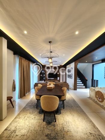 Rumah Elit Modern Tanpa Renovasi di Lebak Bulus Jakarta Selatan Rumah Elit Modern Tanpa Renovasi di Lebak Bulus Jakarta Selatan