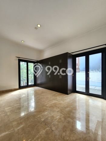Hunian Modern Disewakan 4 Kamar di Kebayoran Baru Boleh Nego Hunian Modern Disewakan 4 Kamar di Kebayoran Baru Boleh Nego