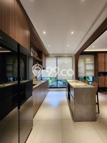 Rumah Elit Modern Tanpa Renovasi di Lebak Bulus Jakarta Selatan Rumah Elit Modern Tanpa Renovasi di Lebak Bulus Jakarta Selatan