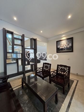 For Sale! Luxury House LT 301m2 Desain Elegan di Kuningan For Sale! Luxury House LT 301m2 Desain Elegan di Kuningan