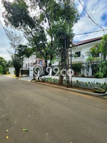 Hunian Modern Disewakan 4 Kamar di Kebayoran Baru Boleh Nego Hunian Modern Disewakan 4 Kamar di Kebayoran Baru Boleh Nego