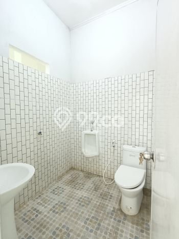 Ruko Bagus Dijual LB 1890m2 Lokasi Strategis Jakarta Barat Area Cocok untuk Berbisnis Ruko Bagus Dijual LB 1890m2 Lokasi Strategis Jakarta Barat Area Cocok untuk Berbisnis