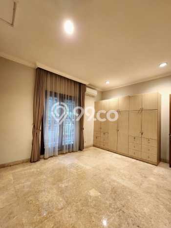 Disewakan! Rumah 4 Kamar Tidur &
4 Kamar Mandi di Pondok Indah, Jakarta Selatan Disewakan! Rumah 4 Kamar Tidur &
4 Kamar Mandi di Pondok Indah, Jakarta Selatan