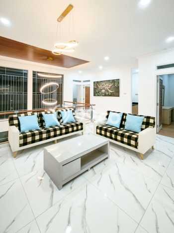 Rumah 2 Lantai Luas & Nyaman di Batununggal Bonus AC dan Water Heater Rumah 2 Lantai Luas & Nyaman di Batununggal Bonus AC dan Water Heater