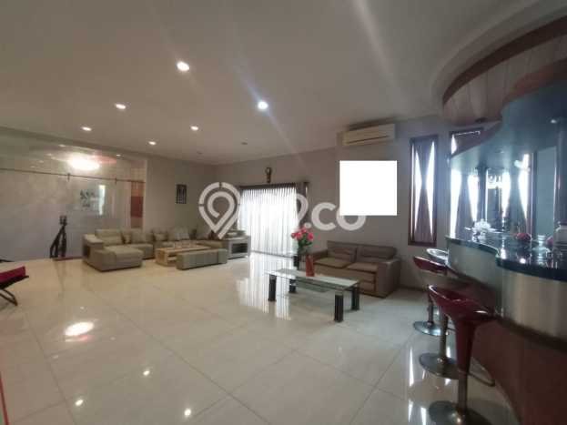 Rumah Luas Full Furnished ada Kolam Renang di Singgasana Pradana Bandung Rumah Luas Full Furnished ada Kolam Renang di Singgasana Pradana Bandung