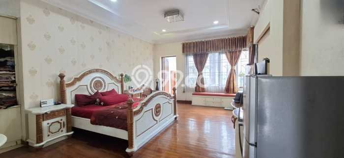 Rumah Besar di Mekar Wangi Cocok untuk Hunian & Usaha Rumah Besar di Mekar Wangi Cocok untuk Hunian & Usaha