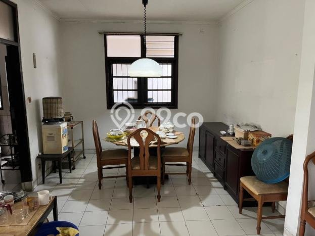 Rumah Luas 2 Lantai di Kawasan Cipete , Jakarta Selatan Rumah Luas 2 Lantai di Kawasan Cipete , Jakarta Selatan