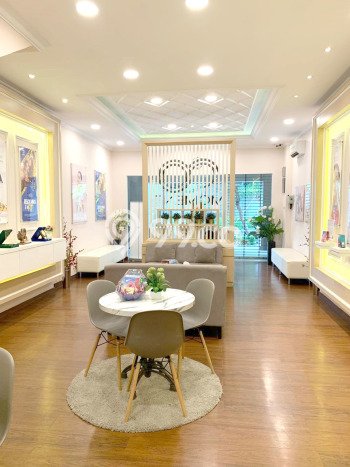 Untuk Dijual! Ruko di Central Park Jakarta Barat LT 81m2 / LB 324m2 Kawasan Bisnis Untuk Dijual! Ruko di Central Park Jakarta Barat LT 81m2 / LB 324m2 Kawasan Bisnis