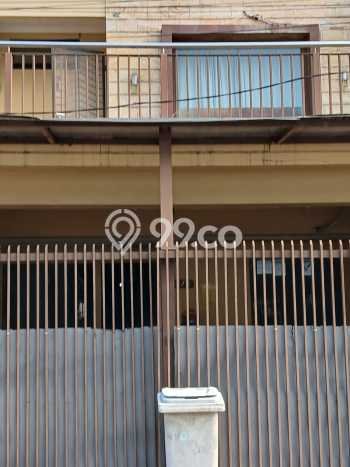 Disewakan! Rumah 5 Kamar Tidur &
3 Kamar Mandi di Muara Karang, Jakarta Utara Disewakan! Rumah 5 Kamar Tidur &
3 Kamar Mandi di Muara Karang, Jakarta Utara