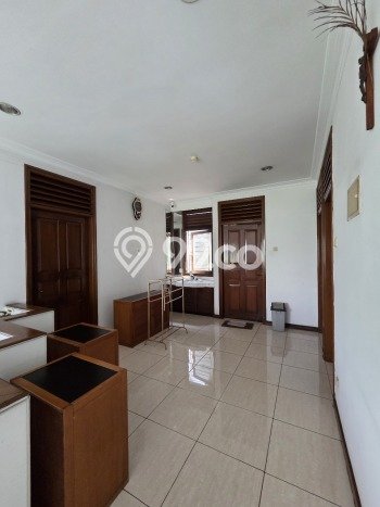 Ready to Use! Luxury House LT 217m2 Desain Modern di Meruya Ready to Use! Luxury House LT 217m2 Desain Modern di Meruya