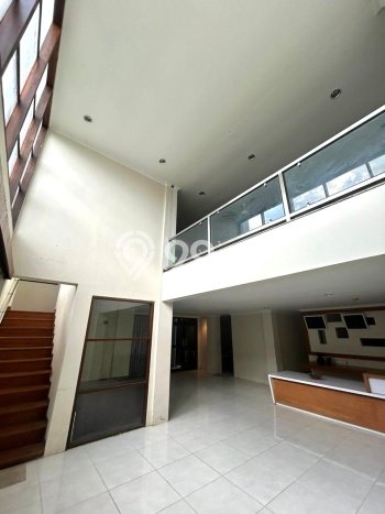 Vila di Seminyak, Ukuran 215m2m², Cocok untuk hunian Anda Vila di Seminyak, Ukuran 215m2m², Cocok untuk hunian Anda