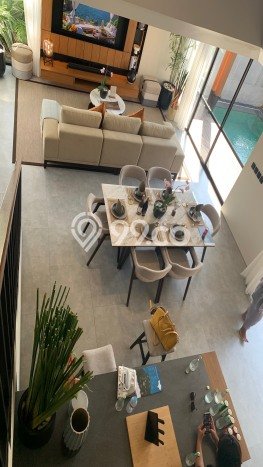 Rumah Mewah LB 250m2 Siap Huni Desain Elegan di Jimbaran, Badung Rumah Mewah LB 250m2 Siap Huni Desain Elegan di Jimbaran, Badung