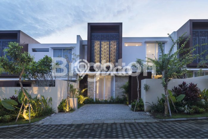 Vila Kawasan , Luas 231m2m², Cocok untuk tempat tinggal Anda Vila Kawasan , Luas 231m2m², Cocok untuk tempat tinggal Anda