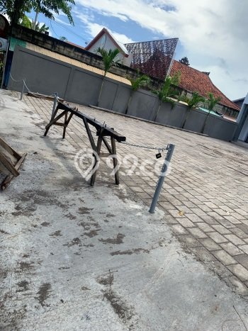 Ruko disewakan di Kuta Badung dengan luas bangunan 288m2 Ruko disewakan di Kuta Badung dengan luas bangunan 288m2