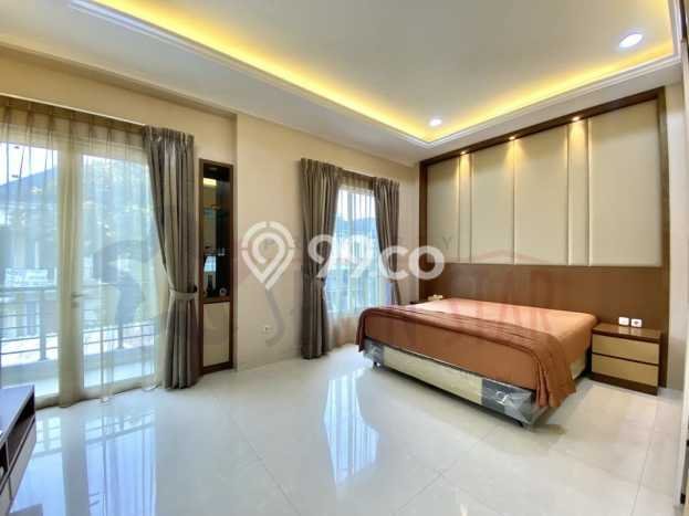 Ready to Use! Premium House LT 200m2 Desain Elegan di Lippo Karawaci Ready to Use! Premium House LT 200m2 Desain Elegan di Lippo Karawaci