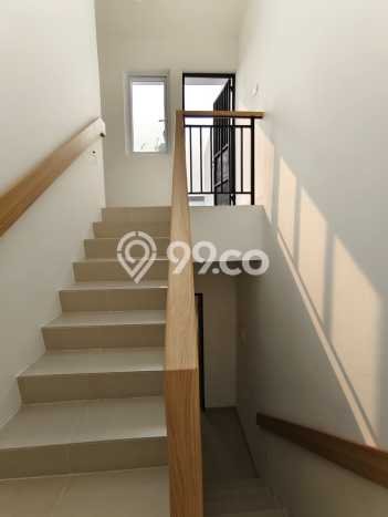 Rumah kawasan Muara Karang, Jakarta Utara, LT 75m2m² Bangunan 300m2m² Rumah kawasan Muara Karang, Jakarta Utara, LT 75m2m² Bangunan 300m2m²