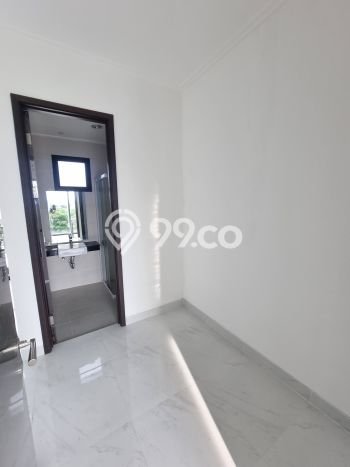 Rumah Elit Modern Tanpa Renovasi di Golf Island Jakarta Utara Rumah Elit Modern Tanpa Renovasi di Golf Island Jakarta Utara