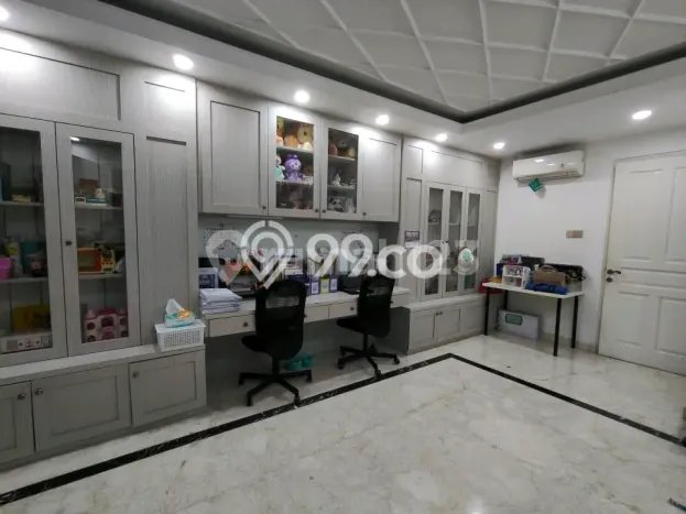 Siap Huni Rumah Mewah 6 Kamar di Kelapa Gading Dekat ke Mana Pun Siap Huni Rumah Mewah 6 Kamar di Kelapa Gading Dekat ke Mana Pun