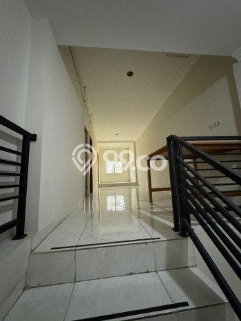 Rumah Mewah LB 180m2 Siap Huni Desain Elegan di Muara Karang, Jakarta Utara Rumah Mewah LB 180m2 Siap Huni Desain Elegan di Muara Karang, Jakarta Utara
