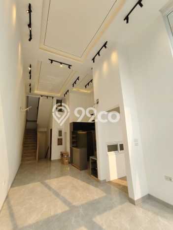 Rumah kawasan Muara Karang, Jakarta Utara, LT 75m2m² Bangunan 300m2m² Rumah kawasan Muara Karang, Jakarta Utara, LT 75m2m² Bangunan 300m2m²